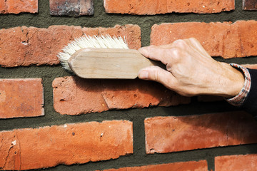 Jointing exposed brickwork