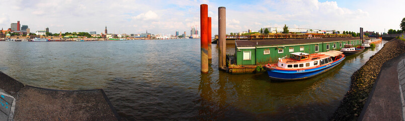 Fototapeta na wymiar Hamburg - Hafen
