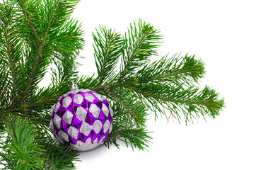 Яркий шарик на елке