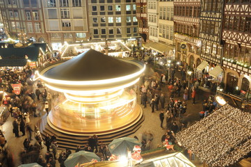 Karussell auf dem Frankfurter Weihnachtsmarkt