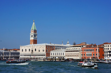 Fototapeta na wymiar View of Venice from the Grand Canal