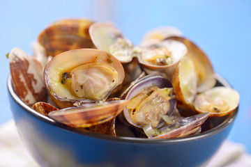 clams in tomato sauce