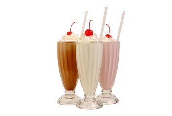 Foto op Plexiglas Milkshake Milkshakes geïsoleerd op wit
