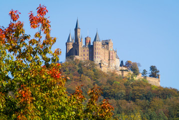 Burg Hohenzollern im Herbst / Schwäbische Alb
