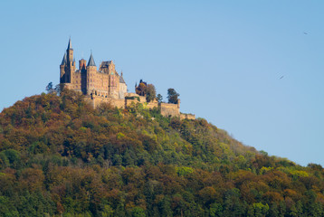 Fototapeta premium Hohenzollern Castle (Germany) in autumn