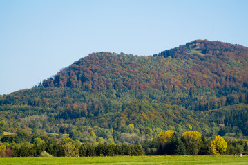 Obraz premium Zeller Horn (Berg / Aussichtsfelsen) im Herbst