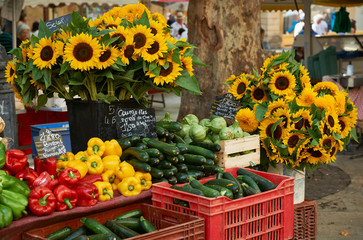 Vegetables and flowers for sale in Provence - 71190476