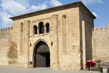 Fototapeta na wymiar Eingangsportal zur Kathedrale Sveti Zchoweli, Mzcheta, Georgien