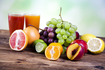 Fototapeta na wymiar Fruits, vegetables, fruit juices, vegetable juices, healthy food