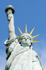Fototapeta na wymiar Statue liberté Paris