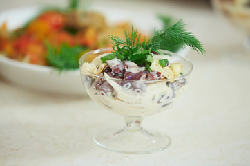 salad with sweet peppers, chicken, onion, and dill