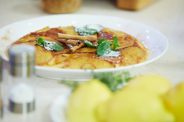 apple pie with mint and cinnamon