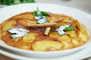 apple pie with mint and cinnamon