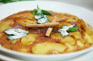 apple pie with mint and cinnamon
