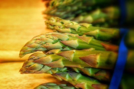 gr&uuml;ner Spargel...