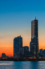 Obraz premium Zachód słońca w Seulu