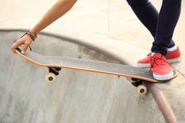 Fototapeta na wymiar skateboarding legs 