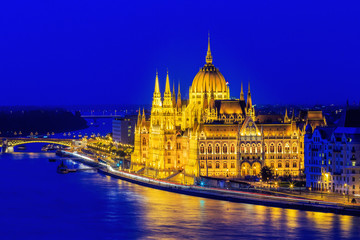 Fototapeta na wymiar Hungarian parliament, Budapest Hungary