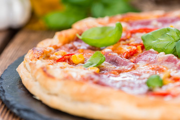 Salami Pizza