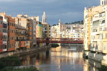 Obraz na płótnie Canvas river in city landscape