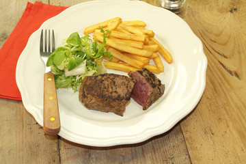 pavé de boeuf et frites