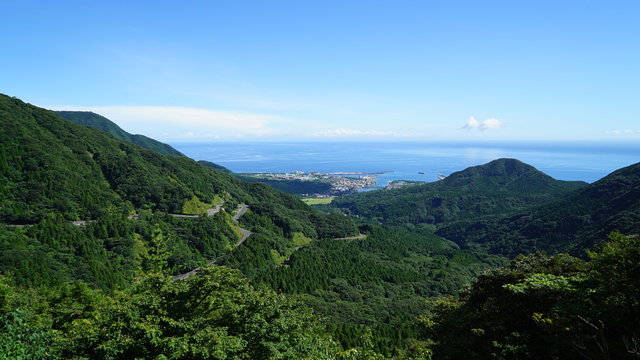 屋久島　山から見えた安房港