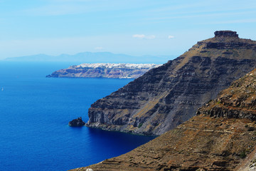 Fototapeta na wymiar The view on Oia town, Santorini island, Greece