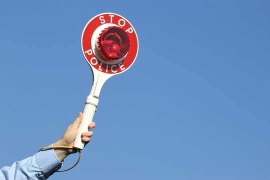 Polizeikelle bei Kontrolle