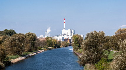 Fabrik am Kanal