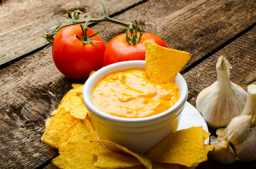 Tortilla chips with tomato and cheese-garlic dip © Stepanek Photography