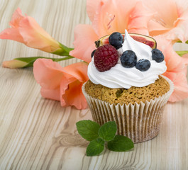Cupcakes with berries