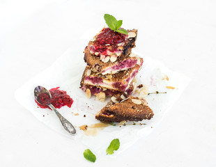 Cottage cheese raspberry pie bars