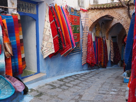 モロッコ　青い町