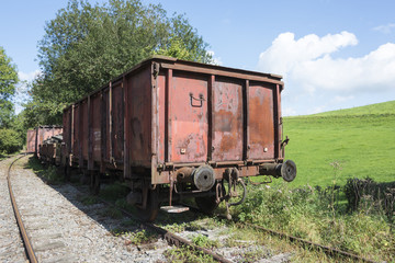 Fototapeta na wymiar old rusted train at trainstation hombourg