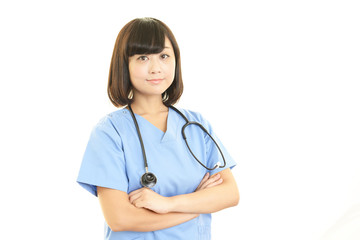 笑顔の女医