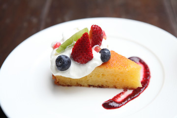 cheese cake with fruits
