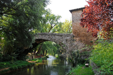 Fototapeta na wymiar Ponte medievale di San Francesco a Subiaco