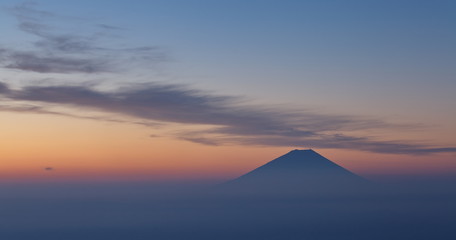 Fototapeta premium Top of Mountain Fuji and cloud at sunrise time