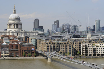 Obraz premium London St. Pauls Cathedral und Millenium Bridge