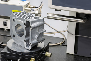 operator inspection roughness on surface after machining