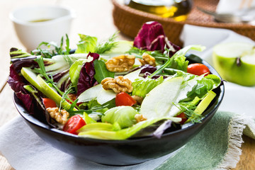 Apple with Rocket and Walnut salad