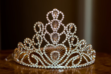Crown, jewellery, luxury © Elina Leonova
