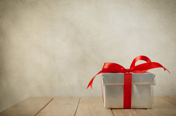 Single Silver Gift Box with Red Bow