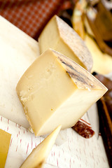 Formaggio italiano Pecorino al mercato