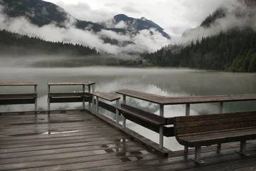 Photo sur Plexiglas Jetée Mountain Lake Fog and Dock