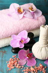 Obraz na płótnie Canvas Colorful tropical orchid flowers and spa set
