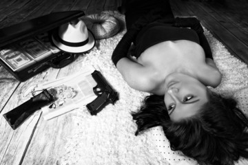 Crime Novel - a dangerous woman bandit