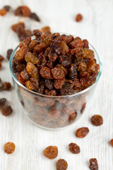 raisins in a bowl