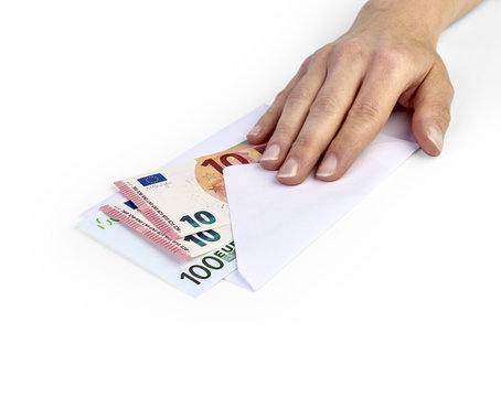 Hand auf Euro Geldkuvert