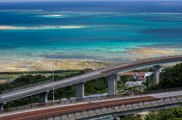 ニライカナイ橋と青い海